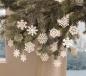Preview: 18 Dekohänger "Schneeflocke" aus Holz, weiß, Weihnachtsbaumschmuck
