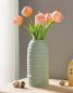 Preview: Dekovase "Salbeigrün" aus Porzellan in grün, 21 cm hoch, Blumenvase modern, Tulpenvase, Deko Vase