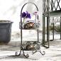 Preview: Etagere "Ornamente" aus Metall, grün mit Rost Finish, 2 Etagen, Cupcake Muffin Obst Ständer mit Griff