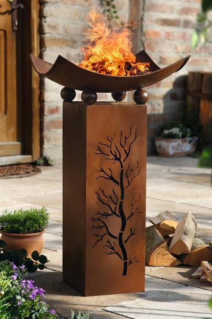 Dekosäule mit Feuerschale aus Metall in Rost Optik, Gartendeko, Feuerstelle