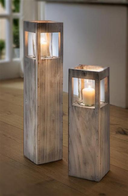 Preview: Windlichtsäule “Shabby-Charme” groß, 70 cm hoch, aus Holz & Glas, Dekosäule mit Kerzenglas, Bodenwindlicht, Holzsäule, Kerzensäule