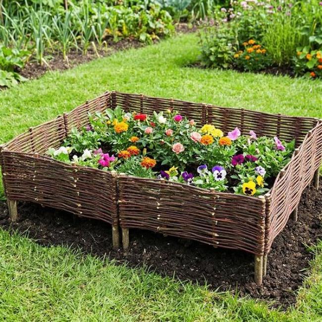 Preview: Gartenstecker "Weidenzaun" 50x20 cm, Beetbegrenzung aus Weide & Holz, Rasenkante, Beetzaun, Beeteinfassung, Staketenzaun