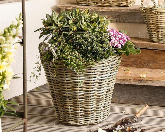 Preview: Rattan Pflanzkorb "Rustikal" rund Ø 45x40 cm groß, grau, Outdoor Blumentopf, Pflanzkübel, Pflanztopf für Draußen, Blumenkübel