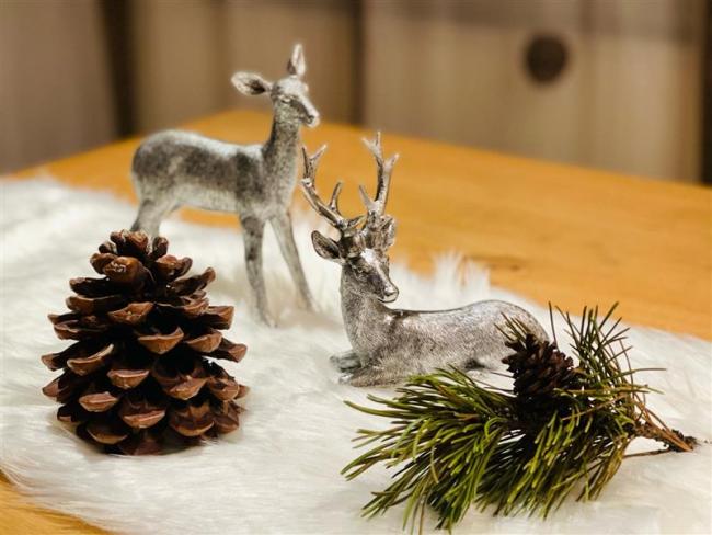 Preview: 2x Dekofigur "Reh & Hirsch" aus Polyresin, silber glänzend, Tierfigur, Weihnachtsdeko, Tischdeko