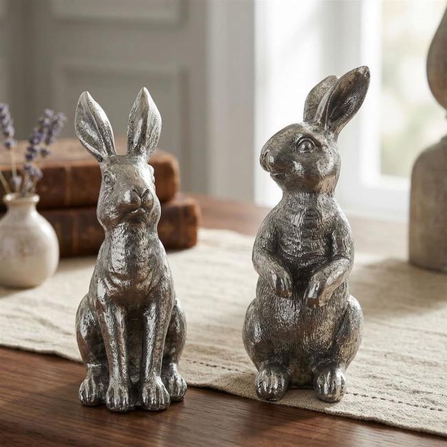 2 Oster Hasen "Silberglanz" im Antik Look, für Innen + Außen, Deko Figur Hase