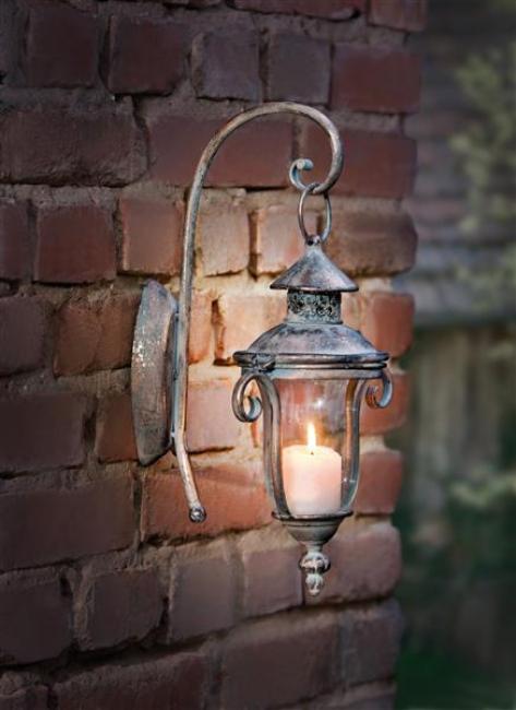Preview: Wandlaterne "Shabby" aus Metall und Glas, Wandkerzenhalter für Garten, Balkon & Terrasse, Gartenlaterne, Wandwindlicht, Kerzenwandhalter