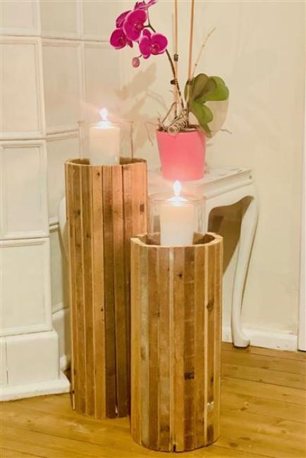 Preview: Windlichtsäule "Rustikal" aus recyceltem Holz, 63 cm hoch, Dekosäule, Holzsäule, Dekosäule mit Kerzenglas, Bodenwindlicht, Kerzensäule