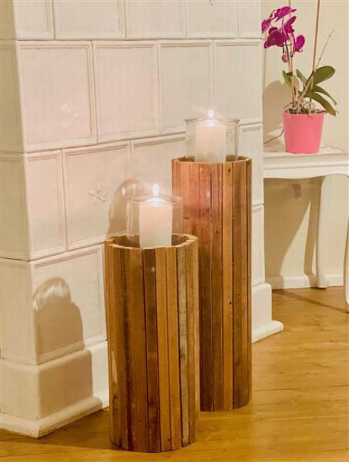 Preview: Windlichtsäule "Rustikal" aus recyceltem Holz, 49 cm hoch, Dekosäule, Holzsäule, Dekosäule mit Kerzenglas, Bodenwindlicht, Kerzensäule