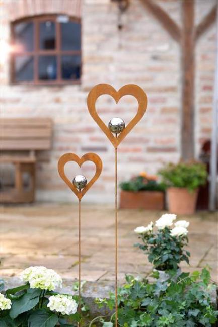 Preview: Herzstecker 'Silberkugel' im 2er Set, Garten Metalldeko im Rostdesign