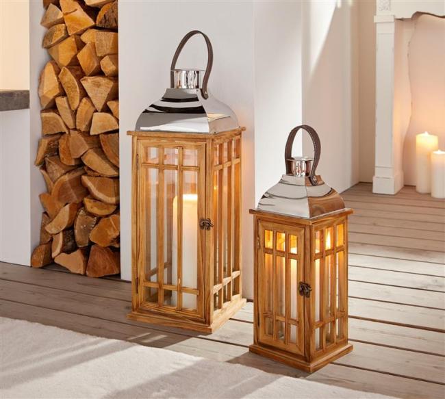 Laterne "Wood" aus Holz & Glas, 40 cm hoch, Holzlaterne mit Henkel & Metalldach, Windicht, Bodenlaterne, Kerzenlaterne
