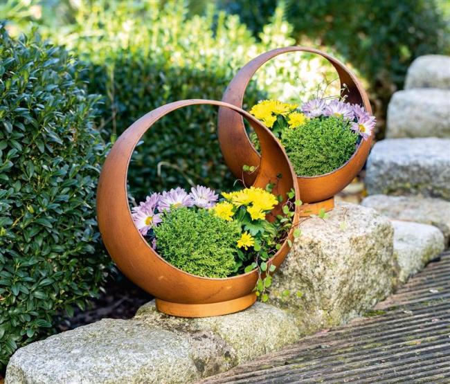 Preview: 2x Pflanzer "Kugel" aus Metall in Rost Optik, Pflanzschale, Blumentopf, Pflanzgefäß, Gartendeko für Draußen
