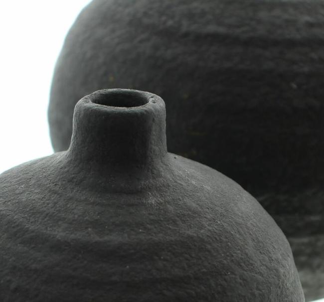 2 Vasen "Noir" aus Zement in schwarz, Kugelform, Kugelvase, Betonvase, Vasenset