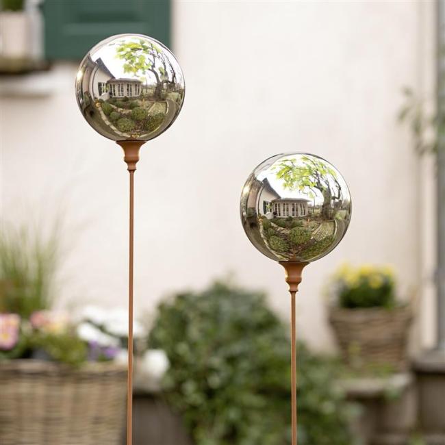 Preview: Gartenstecker "Kugel" aus Metall im Rost Design, 118 cm hoch, Dekostecker mit verspiegelter Kugel, Gartendeko für Draußen, Metallstecker, Beetstecker