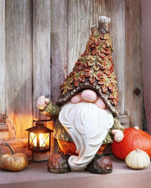 Preview: Herbstwichtel 51 cm hoch, mit Laterne für 1 Teelicht, Dekofigur für Draußen, Wichtel stehend, Gartenwichtel, Gartendeko
