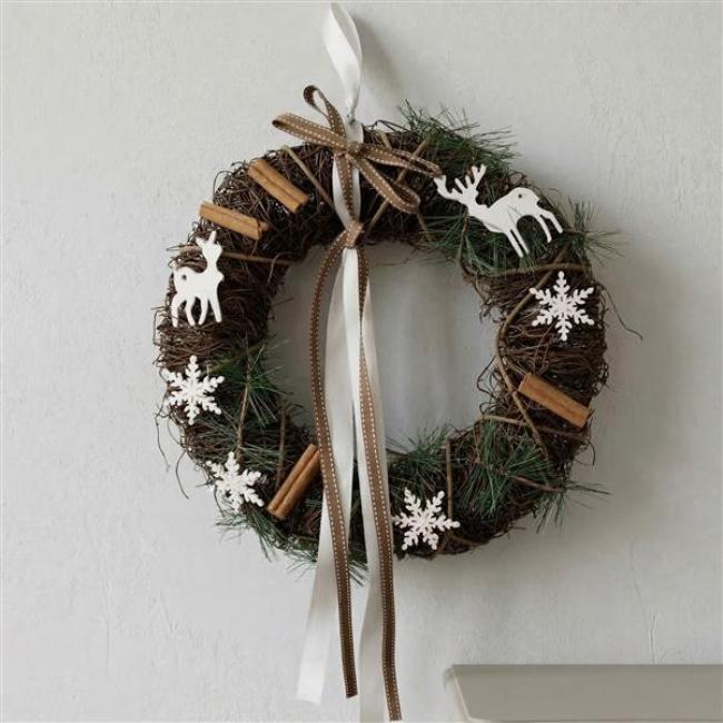 Preview: Dekokranz "Rentiere" aus Reisig, Ø 33 cm, Wandkranz, Türkranz, Weihnachtsdeko, Dekohänger