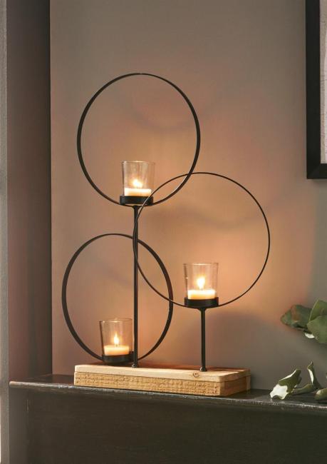 Windlicht "Ringe" aus Metall, schwarz, mit Sockel aus recyceltem Holz, 3 Teelichtgläser, Teelichthalter, Windlichtglas