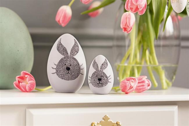 Preview: 2 Dekoeier "Hase" weiß, 10 + 15 cm hoch, Osterdeko für Drinnen & Draussen, Ostereier mit Hasenmotiv, Tischdekoration, Outdoor Frühlingsdeko, Gartendeko Figurenset