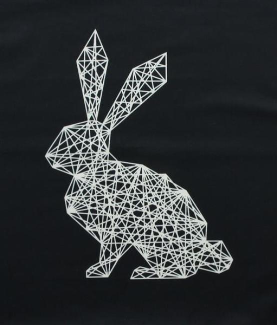 Kissenhülle "Hase" 45x45 cm in schwarz, mit geometrischem Hasenmotiv, Rückseite weiß, Kissenbezug, Zierkissenbezug
