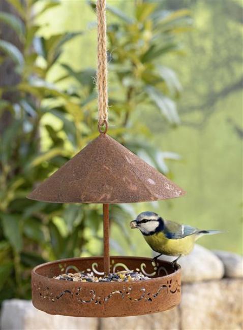 Preview: Dekohänger "Futterstation" aus Metall in Rost Optik, Futterhaus zum Hinhängen für Garten, Balkon oder Terrasse, Vogelhaus