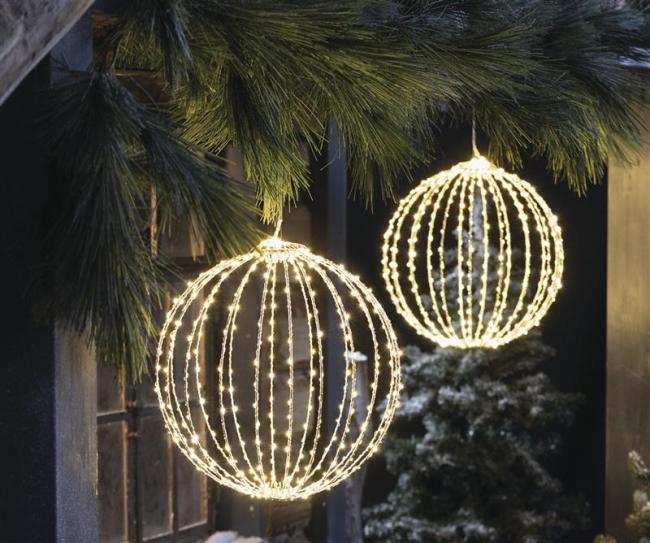 Preview: LED-Kugel "Shine" aus Metall, silber, mit ca. 384 LED, Leuchtkugel  mit Timer, Dekokugel Ø 40cm, Balkon- und Gartendeko für Draußen