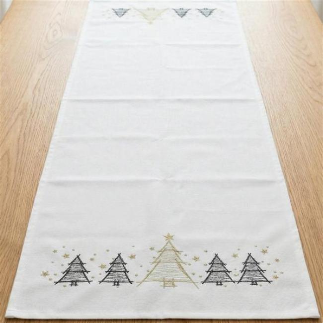 Preview: Tischläufer "Weihnachtsbäumchen" in weiß, 40x140 cm, Mitteldecke bestickt mit Tannenbäumen in gold & anthrazit