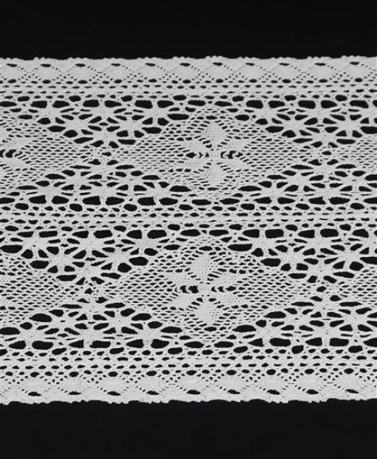 Preview: Tischläufer "Gehäkelt" in weiß, 40x140 cm, Mitteldecke in offwhite