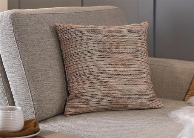 Preview: Kissenhülle "Streifen" beige, orange / schwarz gestreift, 45x45 cm, Kissenbezug, Zierkissenbezug mit eingearbeitetem Reißverschluss