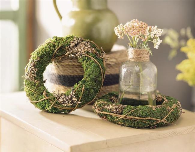 Preview: 2x Mooskranz "Petit" aus Naturmoss mit Zweigen & Rinde, Kranz Ø 20 cm, Tischkranz, Naturkranz, Dekokranz