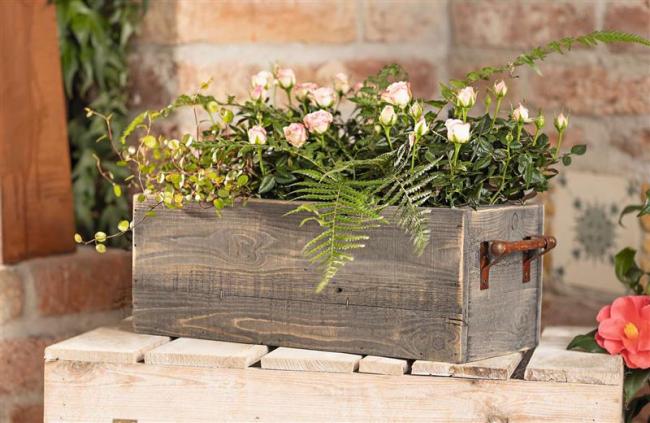 Preview: Pflanzkasten "Grey" aus recyceltem Holz, grau gekalkt, Pflanzer, Pflanzbox, Blumenkasten, Balkonkasten