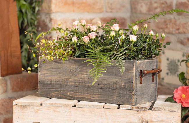 Pflanzkasten "Grey" aus recyceltem Holz, grau gekalkt, Pflanzer, Pflanzbox, Blumenkasten, Balkonkasten