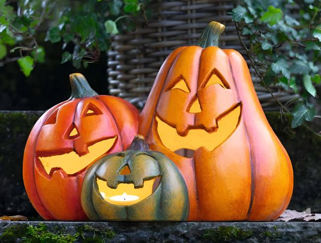 Dekofigur Kürbistrio "Smile" 35 cm breit, Herbstdeko, Windlicht, Halloweendeko, Gartendeko für Draußen