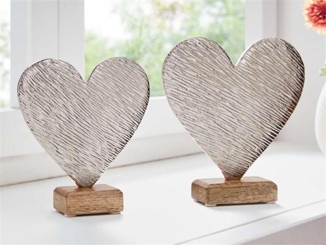 Preview: 2x Dekofigur Herz "Silber" aus Aluminiumguss in silber, Antik Finish, Sockel aus Mango Holz, Dekoherz