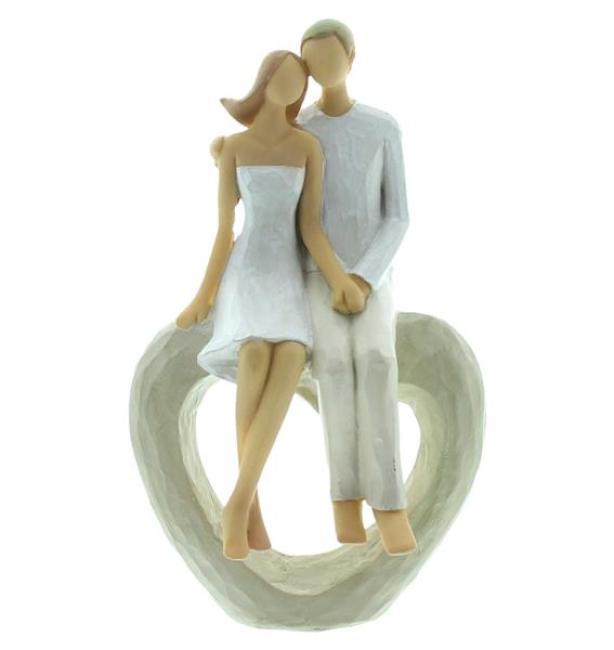 Preview: Dekofigur "Liebespaar" aus Polyresin, 22 cm hoch, Pärchen sitzend auf Herz, Skulptur, Dekoherz