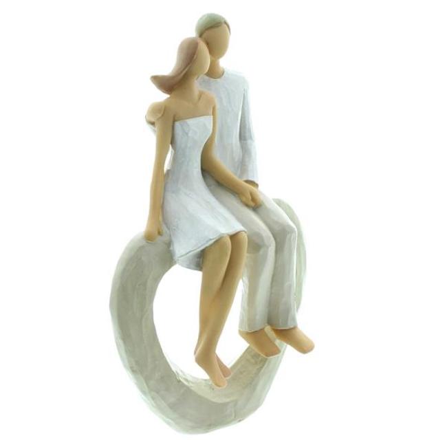 Preview: Dekofigur "Liebespaar" aus Polyresin, 22 cm hoch, Pärchen sitzend auf Herz, Skulptur, Dekoherz