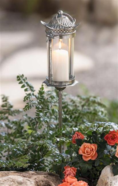 Preview: Stablaterne "Fleur" aus Metall, silber, im Antik Look, Outdoor Garten Laterne, Gartenstecker, Kerzenhalter
