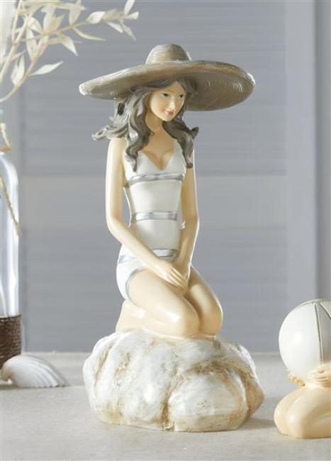 Preview: Dekofigur "Stranddame auf Fels", maritim, aus Polyresin, nostalgische Strandfigur, Badenixe, Outdoor Gartendeko
