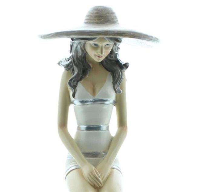 Preview: Dekofigur "Stranddame auf Fels", maritim, aus Polyresin, nostalgische Strandfigur, Badenixe, Outdoor Gartendeko