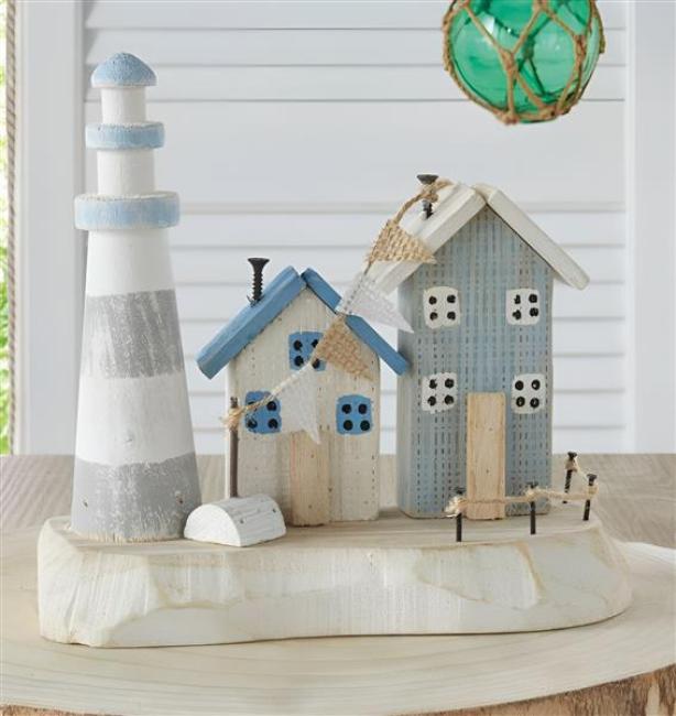 Preview: Dekoobjekt "Küstenpromenade" aus Holz, Häuser & Leuchtturm, maritime Deko, Sommerdeko, Holzdeko