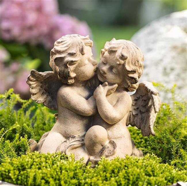 Preview: Dekofigur Engel "Küsschen" Engelpaar aus Polyresin, Engelstatue wetterfest, Outdoor Gartendeko, Hochzeitsdeko, Grabdeko