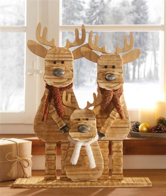 Preview: Weihnachtsdeko "Rentier-Familie" aus recyceltem Holz, 43 cm hoch, Dekofigur innen, Holzdeko