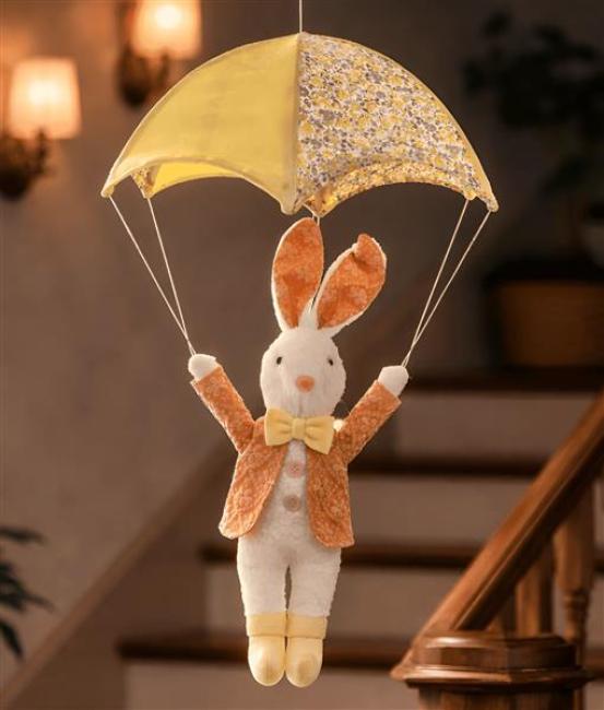 Preview: Hase "Fallschirmspringer" Dekofigur für Ostern, 65 cm hoch, Osterhase hängend, Hängedeko, Osterdeko zum Aufhängen