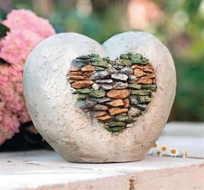 Preview: Dekoherz "Mosaiksteine" aus Magnesiumoxid, 23 cm hoch, Herzdeko, Balkon & Gartendeko für Draußen