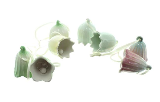 8x Hänger "Blumenglöckchen" aus Porzellan, Osterdeko 5 cm hoch, Dekohänger für Ast, Zweig, Osterstrauch, Frühlingsdeko