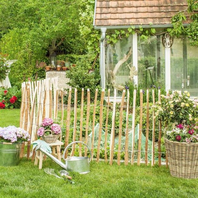 Preview: Staketenzaun "Haselnuss" Gartenzaun 90 cm hoch, 5 m lang, Holzzaun, Rollzaun, Teichzaun