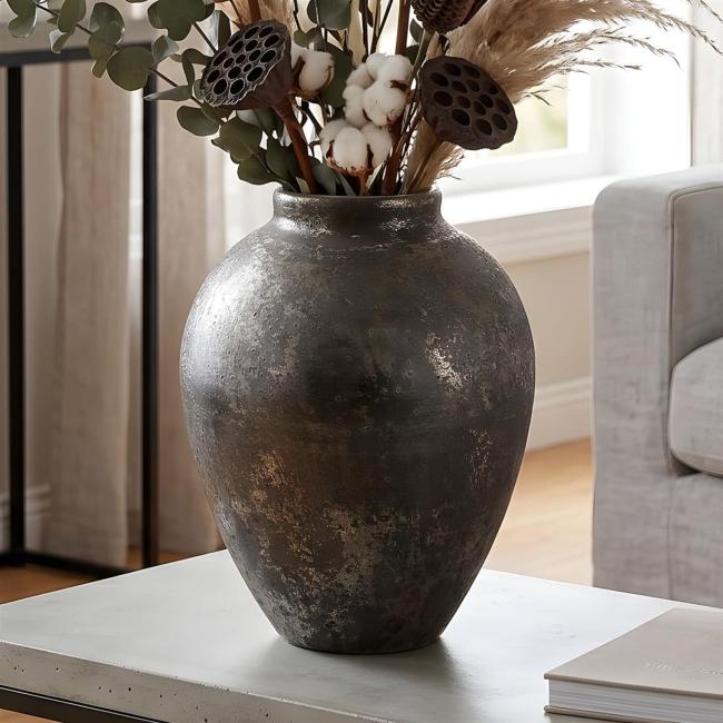 Dekovase "Metallic" aus Metall, mit Antik Finish in Gold, 23 cm hoch, Vase für Trockenblumen, Blumenvase, Tischvase für Zweige & Äste