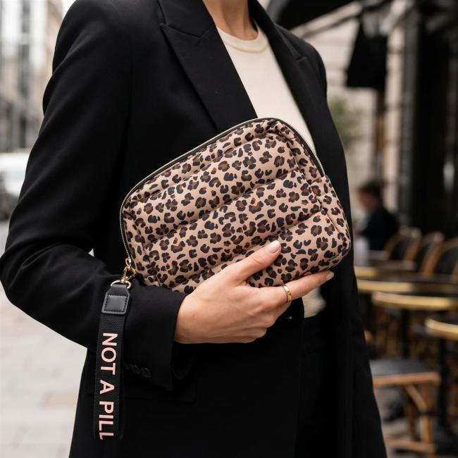 Tasche "Leo" wattiert, Clutch, Handtasche Leopardenmuster, Damentasche Leopard, Abendhandtasche, Kosmetiktasche