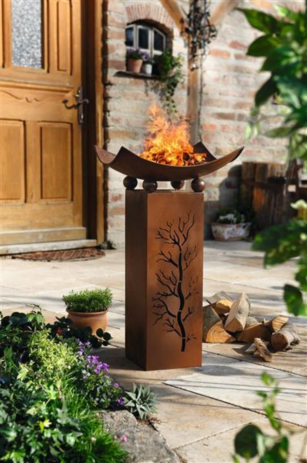 Dekosäule mit Feuerschale aus Metall in Rost Optik, Gartendeko, Feuerstelle