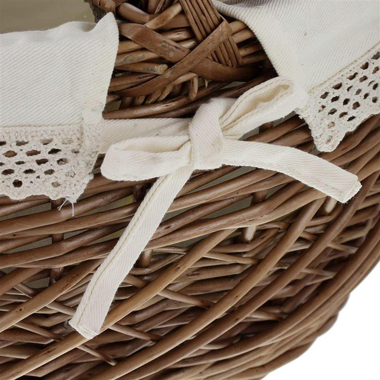 Picknickkorb aus Weide mit Klappdeckel und Textileinsatz mit Häkelborte, Detailbild Stoffeinsatz mit Schleife