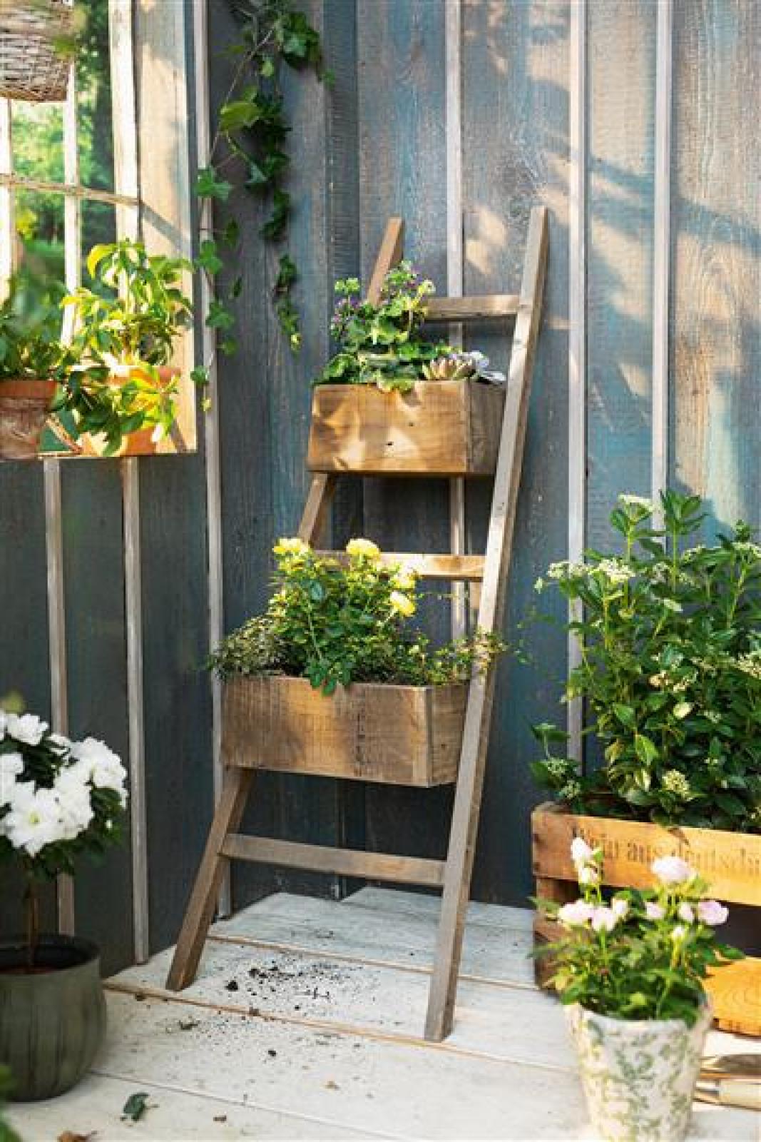Pflanzleiter "Rustikal" aus recyceltem Holz, 110 cm hoch, mit 2 Pflanzkästen, Balkon & Gartendeko für Draußen, Blumenkasten, Hochbeet