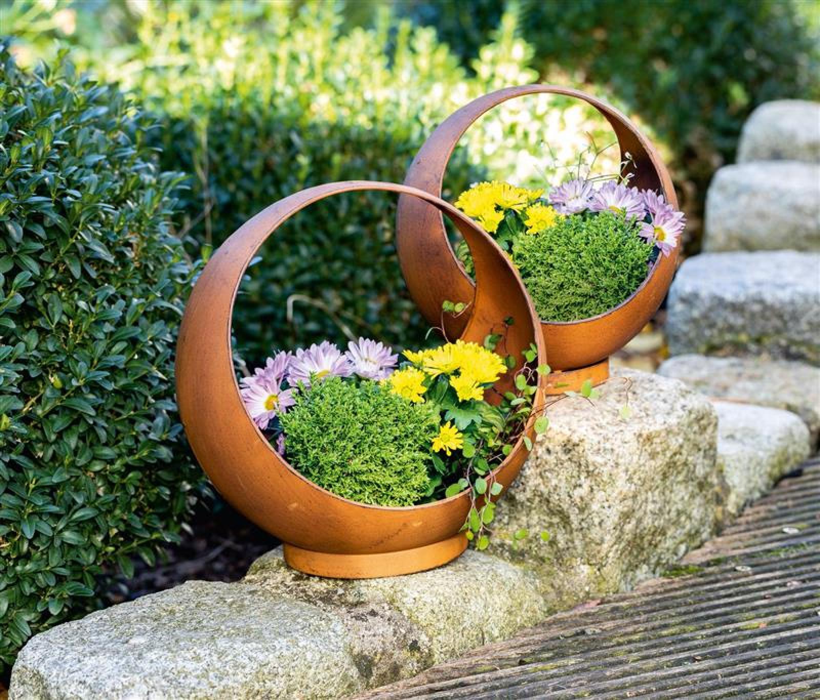 2x Pflanzer "Kugel" aus Metall in Rost Optik, Pflanzschale, Blumentopf, Pflanzgefäß, Gartendeko für Draußen